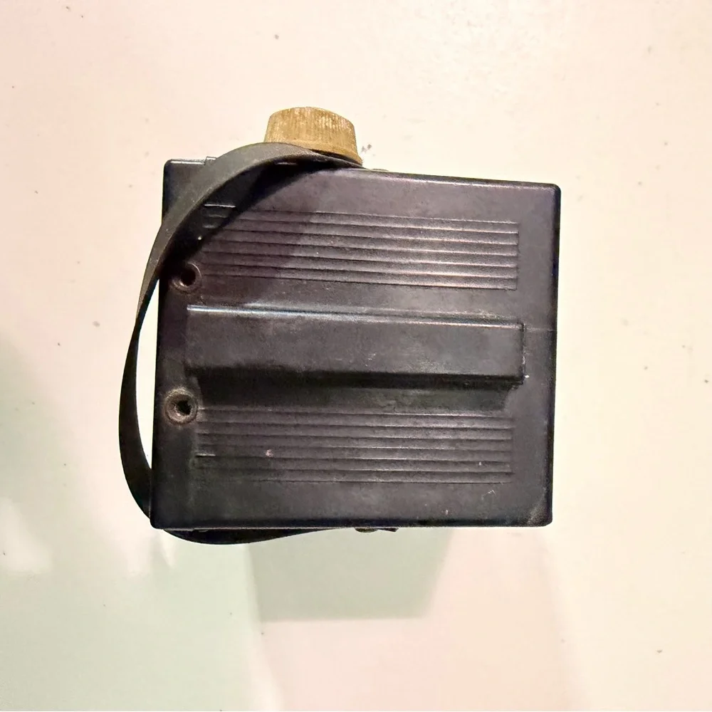 Vintage Hero Imperial 620 Snapshot Box Camera